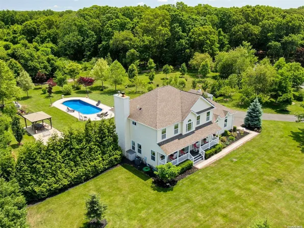 5 Anthony Drive, Rocky Point, NY 11778