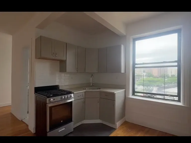 2080-2090 Grand Concourse #B47 — Photo 4