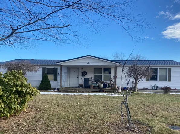 121 Meadowlands Dr, Morehead, KY 40351