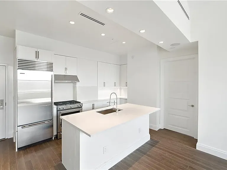 154 W 70th St #N — Photo 4