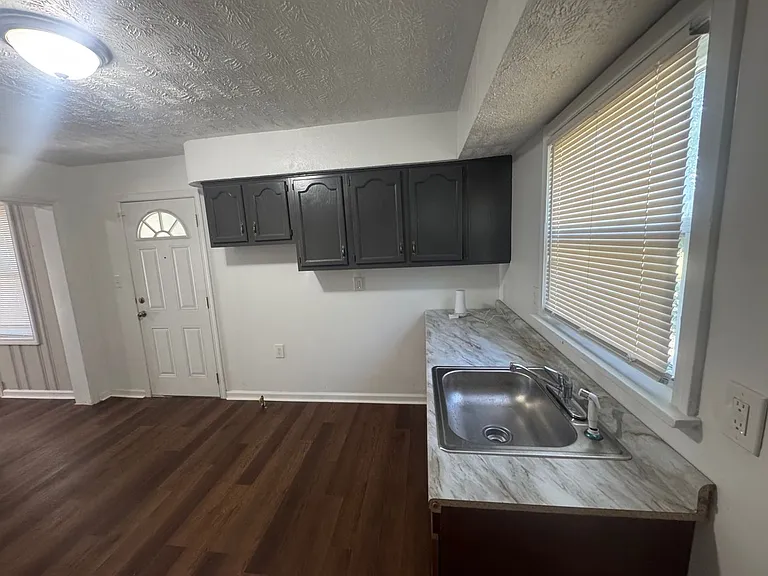 9611 Dunlap Ave — Photo 24