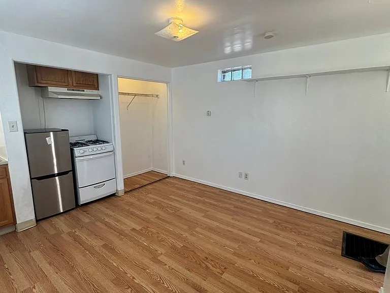 2120 Coal Ave SE — Photo 10