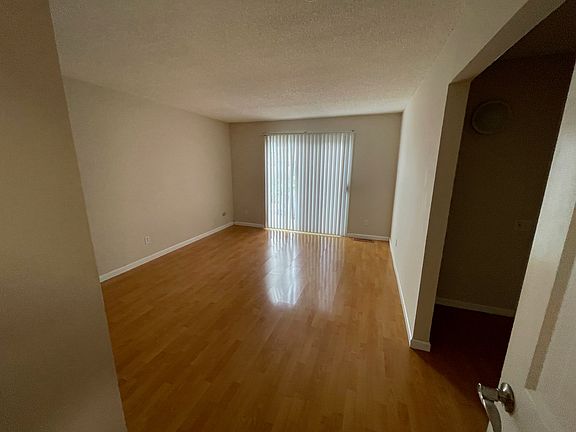 4th image of 2049 Vista Ln