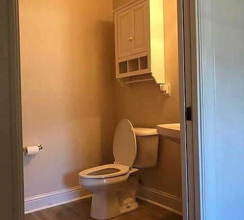 4th image of 2255 Dartmouth Dr