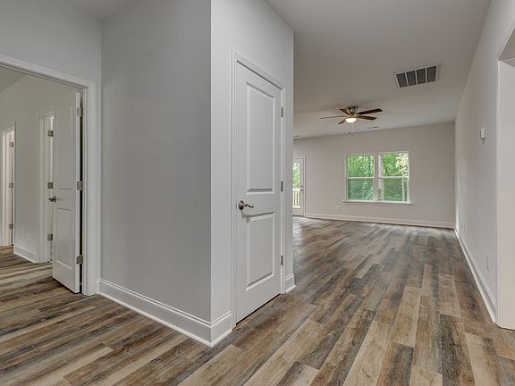 5th image of 109 Venus Ave