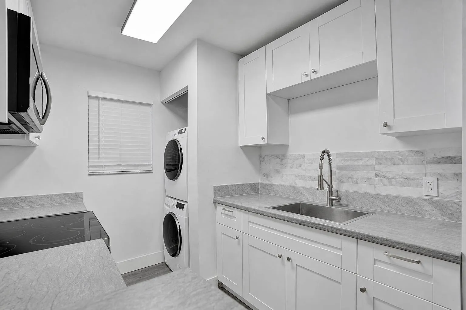 2 bed, 2.0 bath, 887 sqft, $2,300 — Photo 3