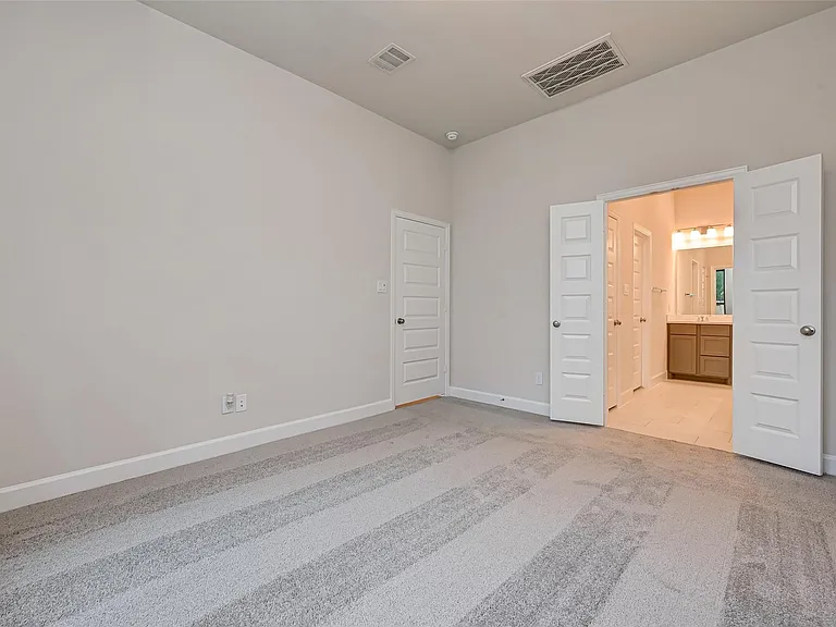 308 Mullins Ct — Photo 29