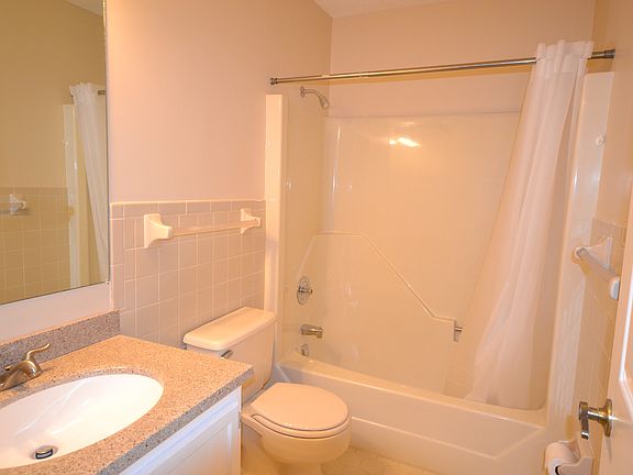2nd image of 226 Park Ln