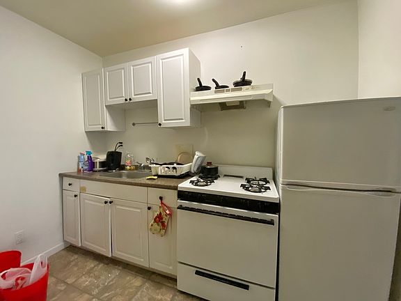 5th image of 533 9th Ave #3B