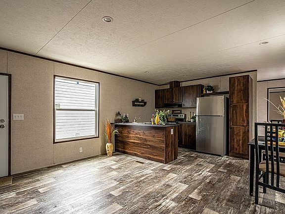 2nd image of 298 Villa Dr