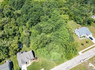 7480 Fairview Dr, Goodrich, MI 48438