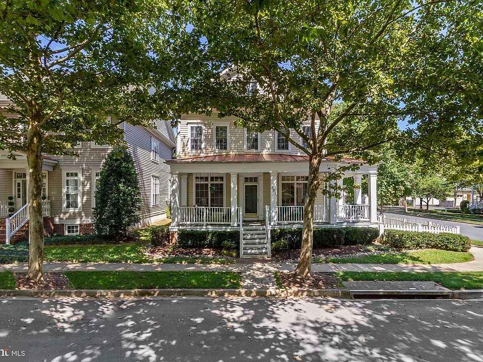 1st image of 201 Watkins Cir