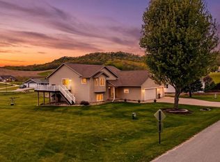 21563 Wolfe Run LANE, Galesville, WI 54630
