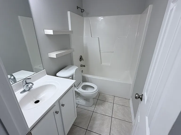 154 Saint George Dr — Photo 1