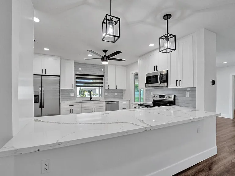 5011 Buchanan St — Photo 16