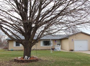 608 2nd St NW, State Center, IA 50247