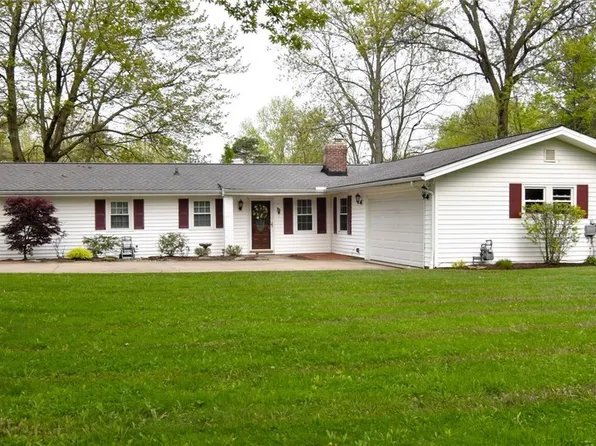 41 E Bel Meadow Ln, Chagrin Falls, OH 44022