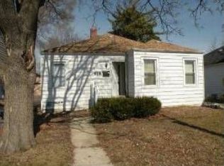 918 W Ridgeland Ave, Waukegan, IL 60085