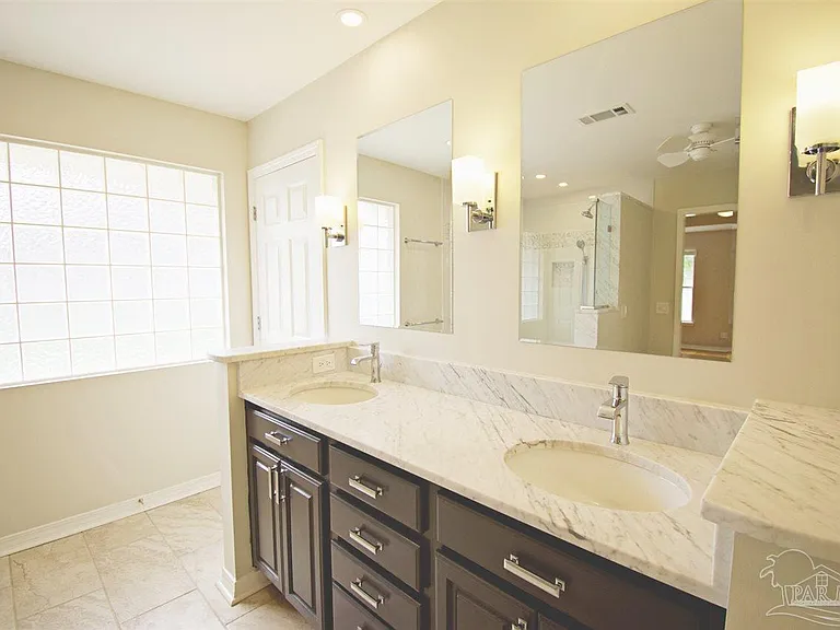 100 Mount Pilot St — Photo 15