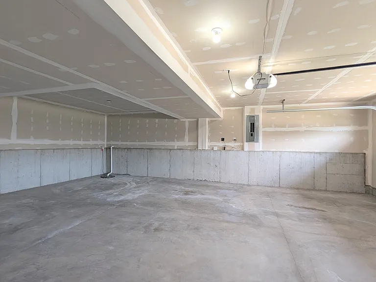 1117 Baseball Dr — Photo 22