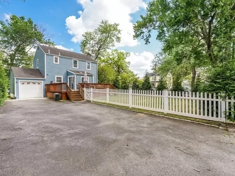 480 S Livingston Ave — Photo 24