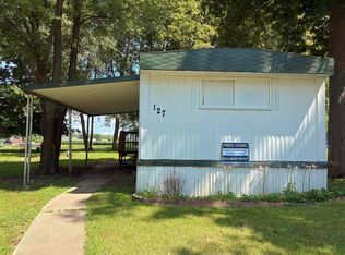 1100 W Locust St #127, Canton, IL 61520