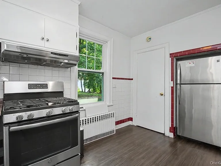 15-17 Chestnut St #15 — Photo 7
