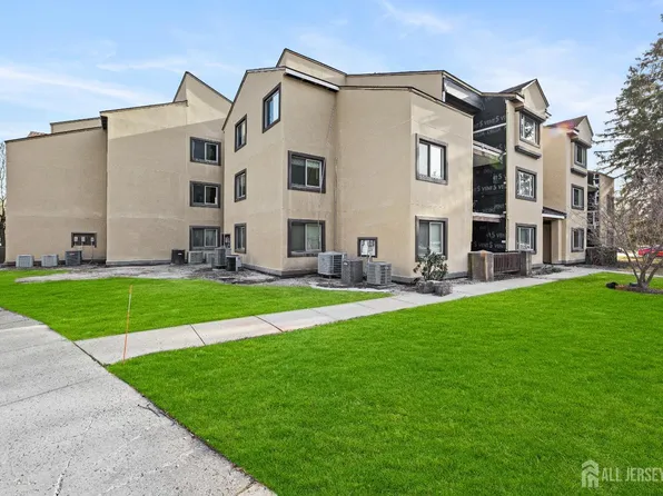 3226 Sayre Dr, Princeton, NJ 08540