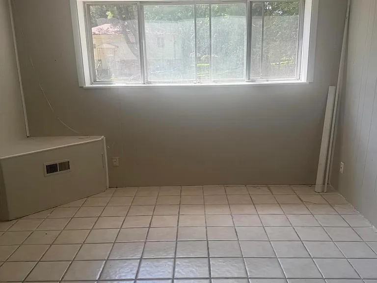 2416 Hanover Dr NW — Photo 8