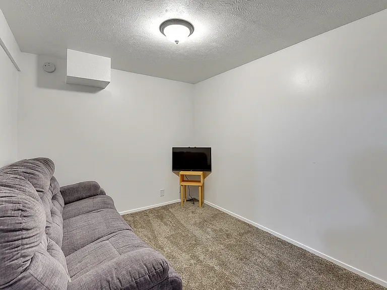 5004 S 167th Ave — Photo 28