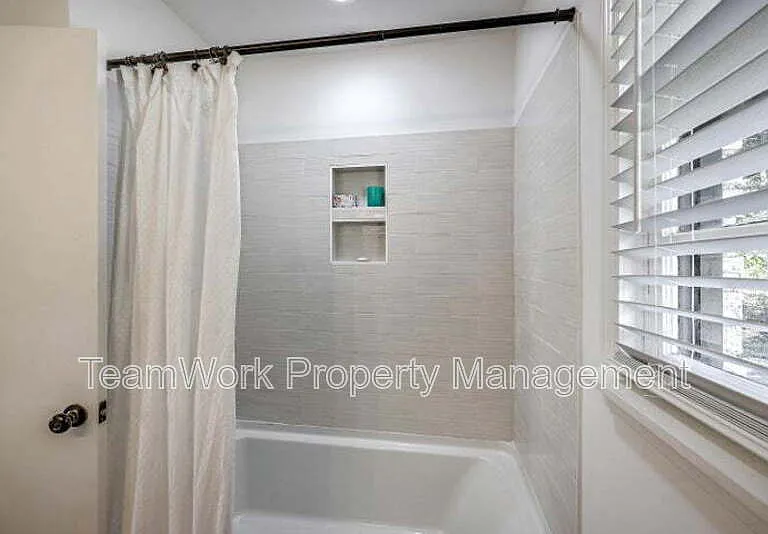 702 N Palmetto St — Photo 18