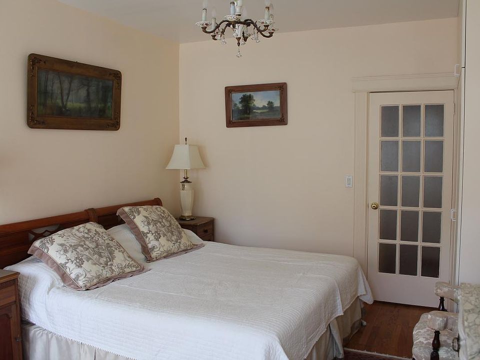 Bedroom #1