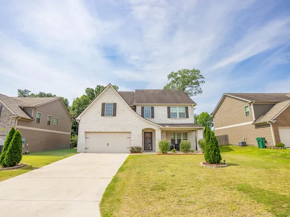 56 Southern Oaks Dr, Smiths Station, AL 36877