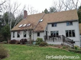 27 Lamprey Ln, Lee, NH 03861