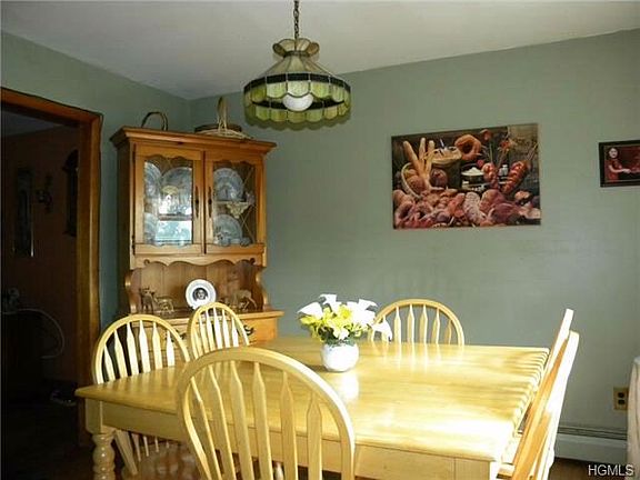 4th image of 172 Murray Ave