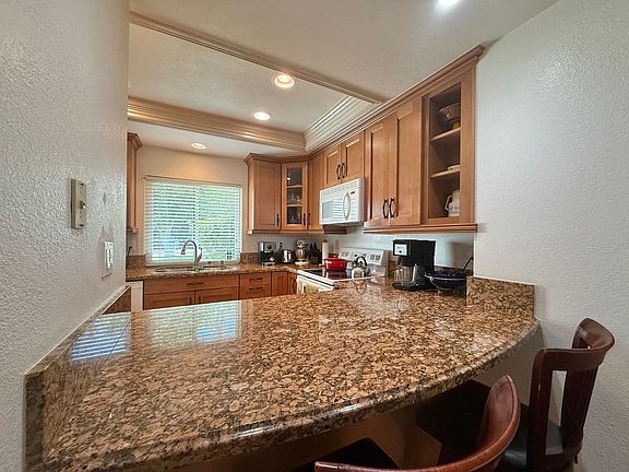 3rd image of 17720 Villamoura Dr
