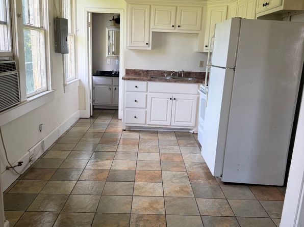 302 S Cedar St APT B