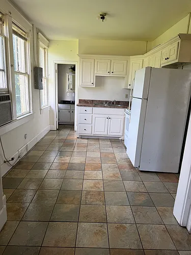 302 S Cedar St #B Photo 1 302 S Cedar St #B Photo 1