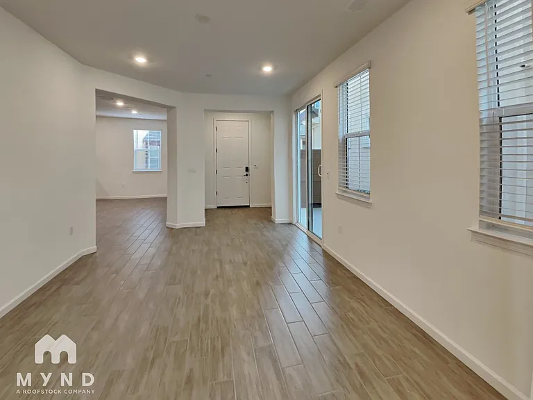1687 Pena Ln — Photo 7