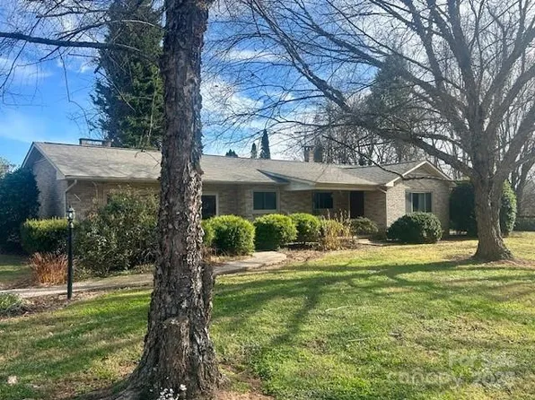 325 Sheldon St, Hudson, NC 28638