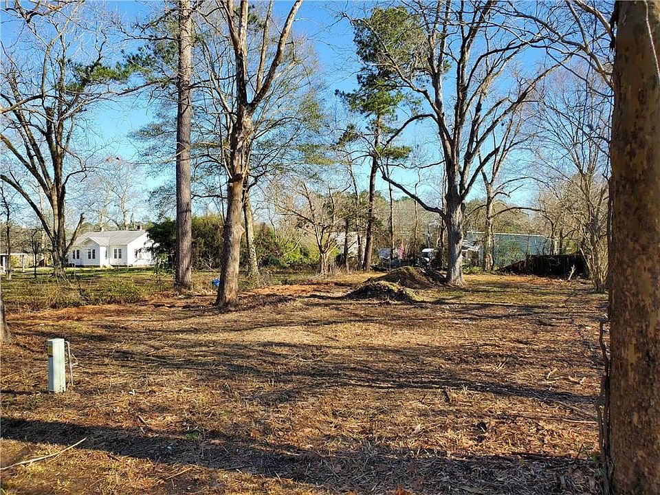 2nd image of 32267 Church St