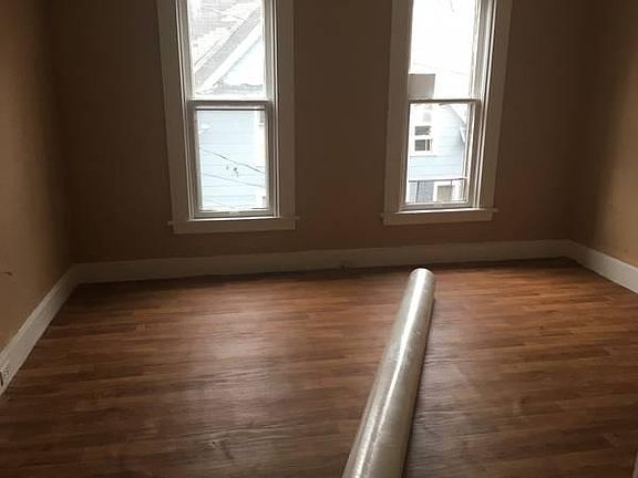 2nd image of 60 Dickinson St SE Unit 2