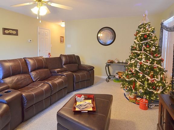 2nd image of 4224 Peacock Way