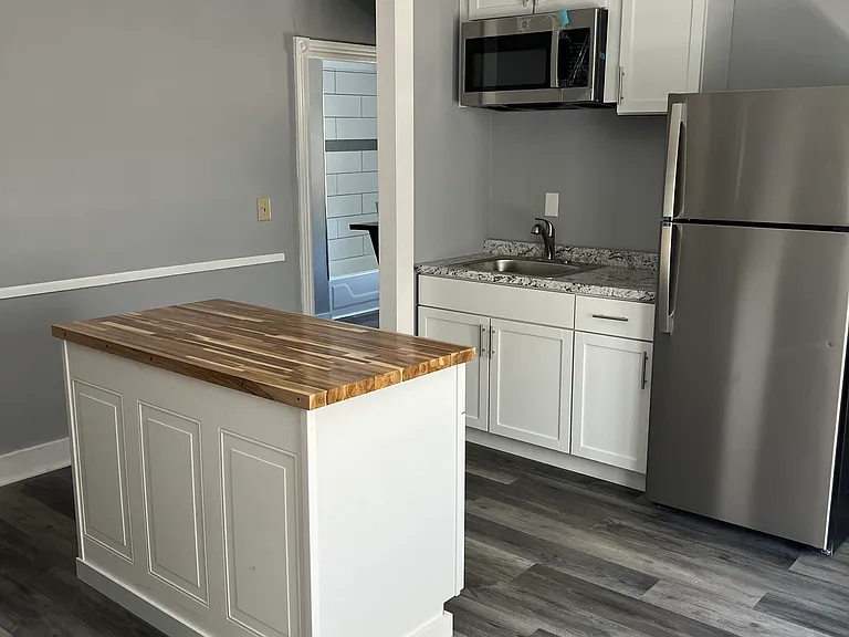 32 Tuxedo Ave #3 — Photo 3