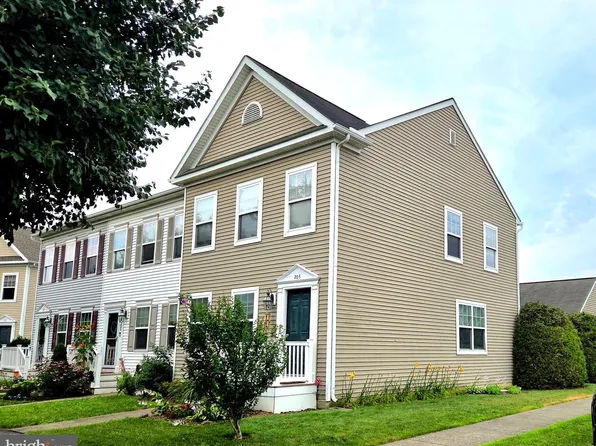 203 Heathersage Dr, Marietta, PA 17547