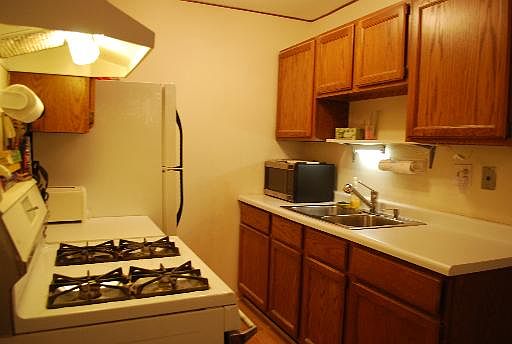 2nd image of 832 Winesap Ct APT 106