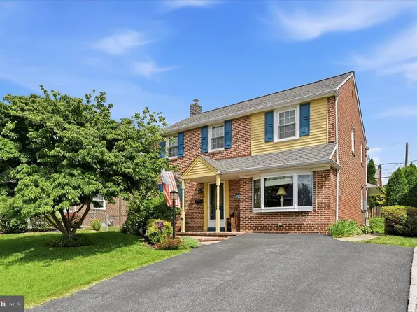 141 Flintlock Rd, Drexel Hill, PA 19026