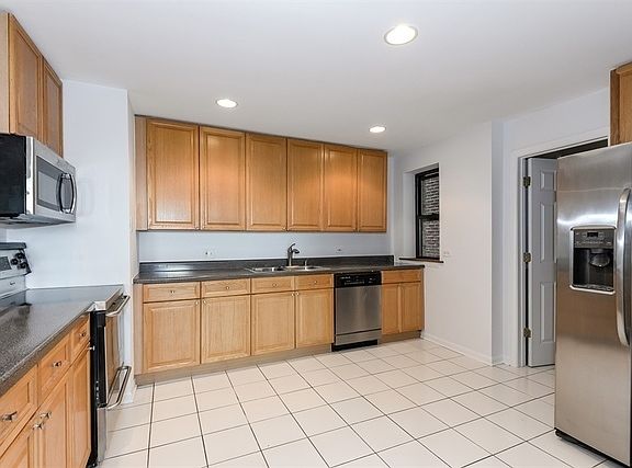 4th image of 5646 N Kenmore Ave APT 1A