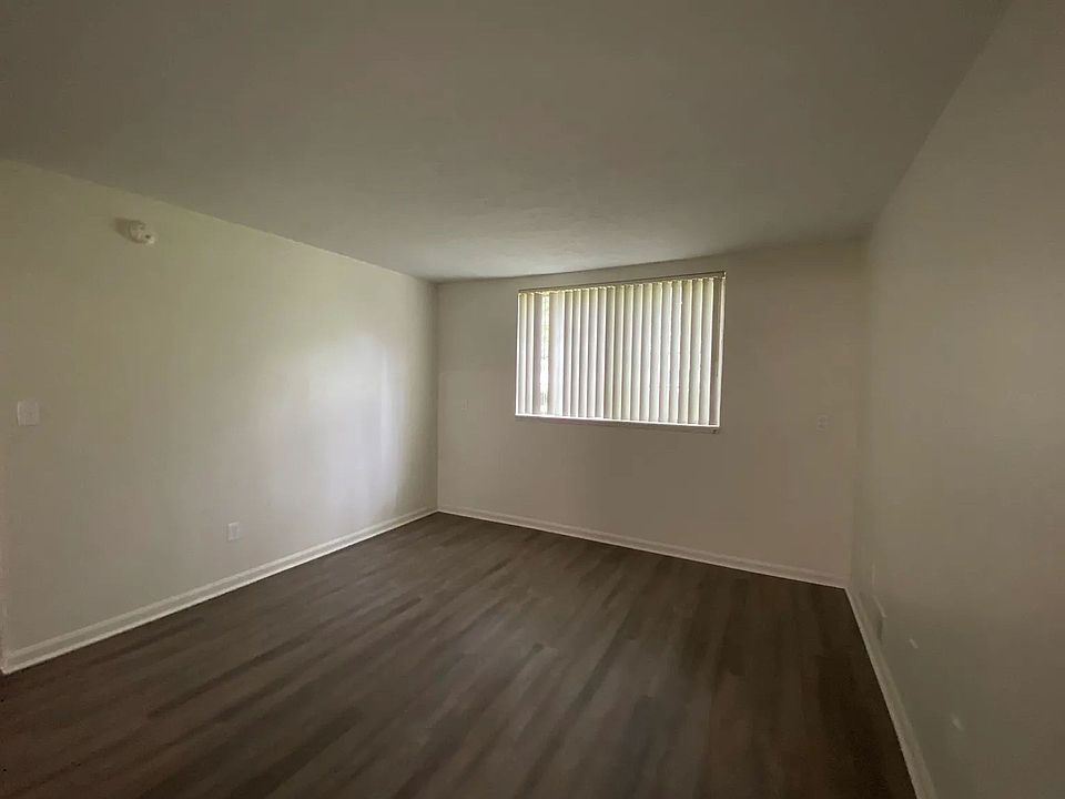 1st image of 1543 Hubbard Rd #A