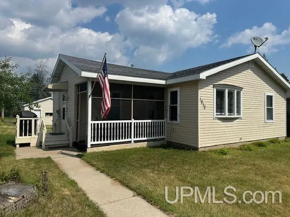 1812 22nd Ave S, Escanaba, MI 49829